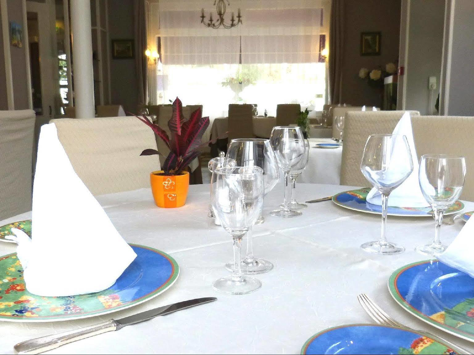 Hotel Restaurant "Le Relais" Courtenay  Luaran gambar
